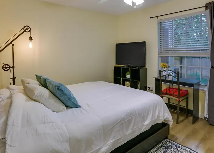 4 Mi To Dtwn: Pet-friendly Abode In Tallahassee!